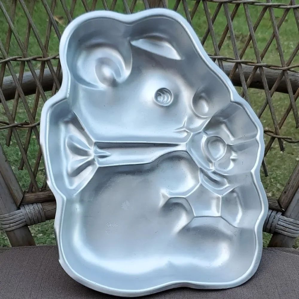 Vintage 1977 Wilton Bear Cake Pan